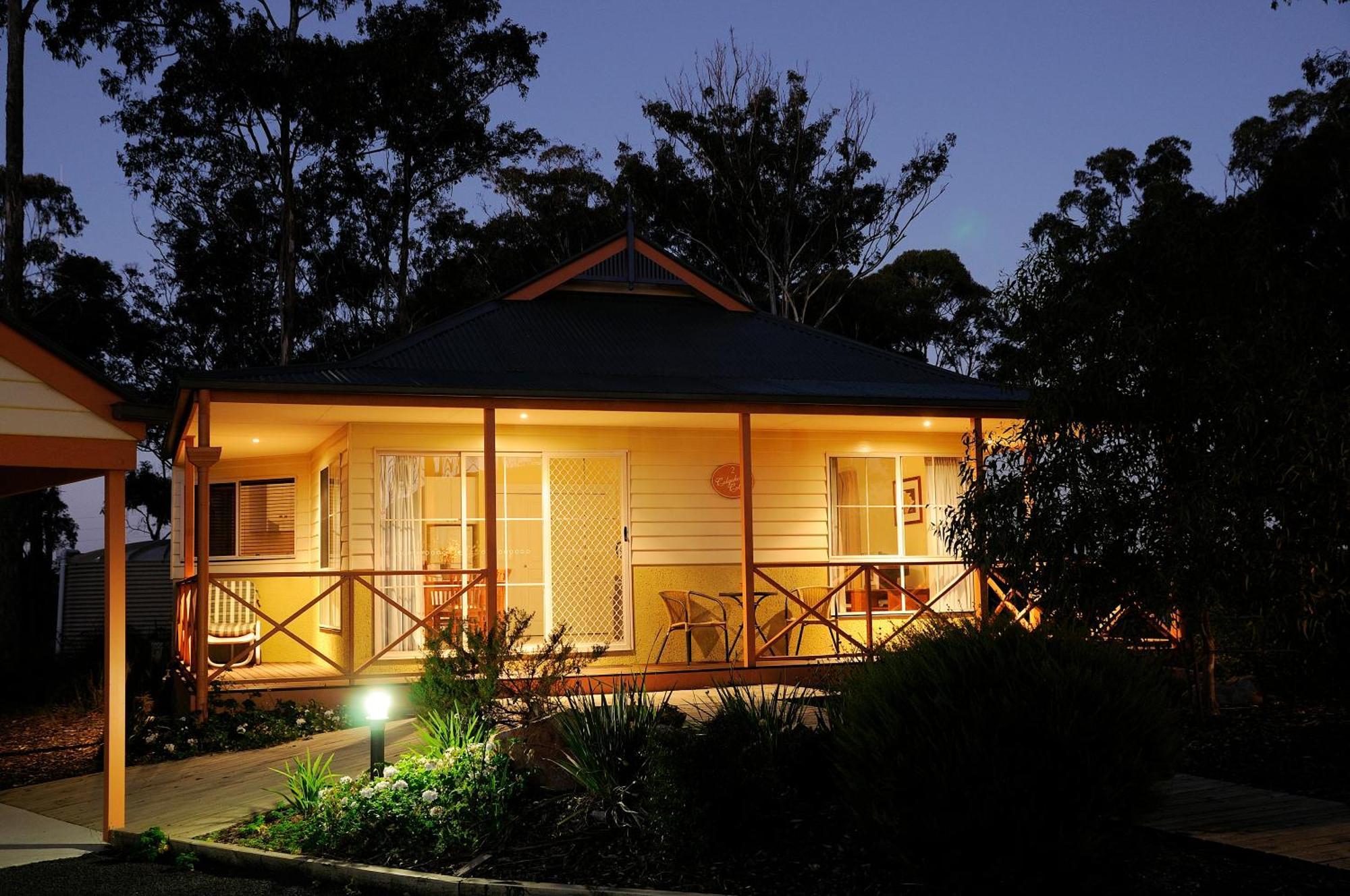 Waverley House Cottages Lakes Entrance Room photo