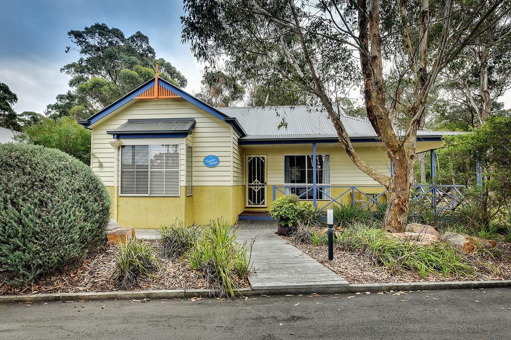Waverley House Cottages Lakes Entrance Exterior photo