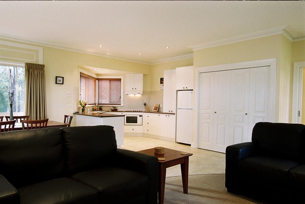 Waverley House Cottages Lakes Entrance Exterior photo