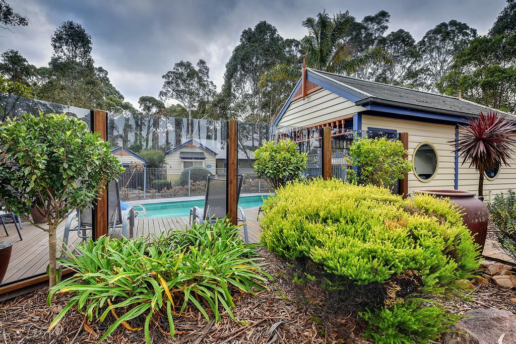 Waverley House Cottages Lakes Entrance Exterior photo